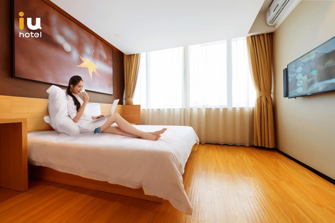 Iu Hotel Shenyang Railway Station Sk Transfer Center Exteriör bild
