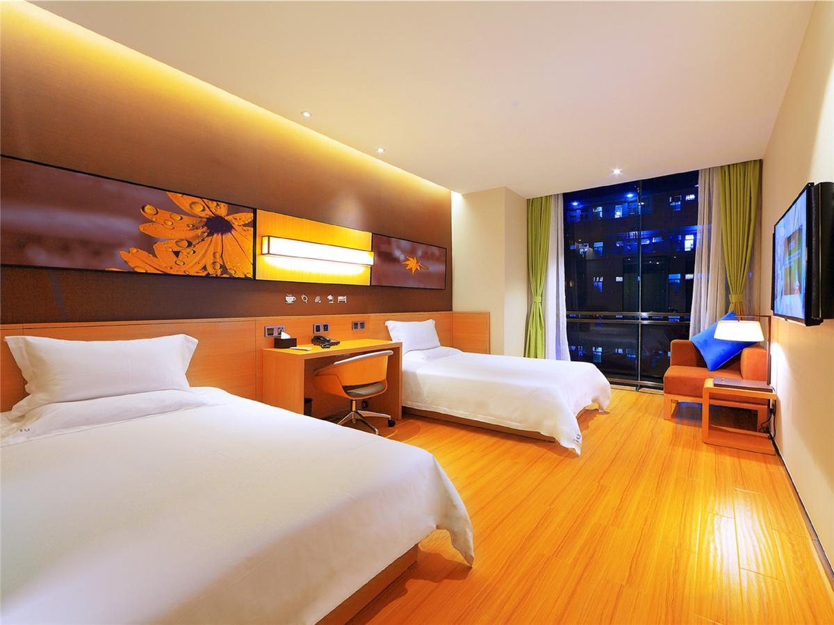Iu Hotel Shenyang Railway Station Sk Transfer Center Exteriör bild