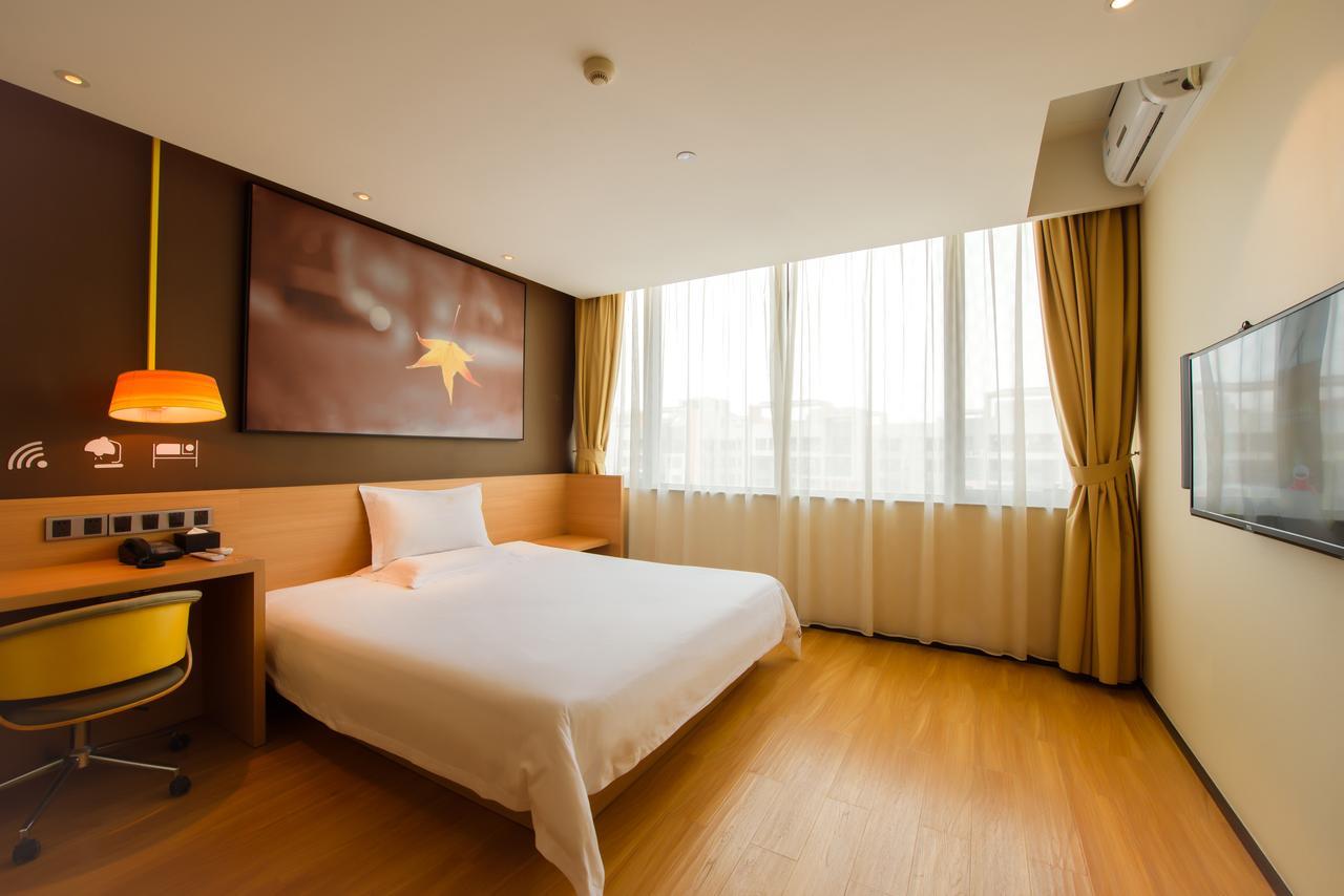 Iu Hotel Shenyang Railway Station Sk Transfer Center Exteriör bild